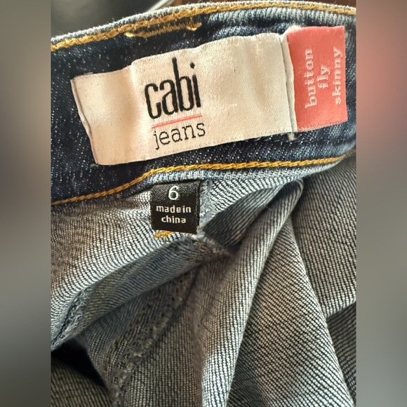 Cabi. Womens Medium Wash Mid Rise Button Fly
Skinny Jeans 6. Style 5694 - Picture 4 of 11